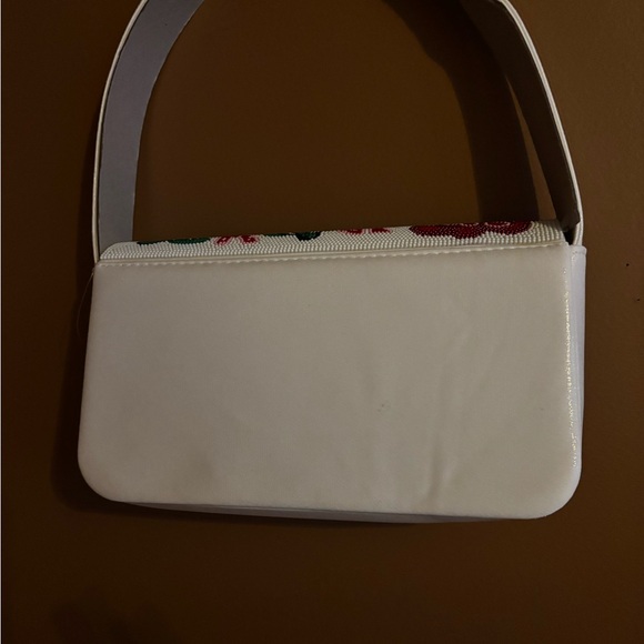 VIRAL Beaded Turtle Print Shoulder Bag - White, Green, Red - Picture 7 of 8